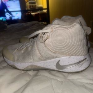 Nike Kyrie 2 “Speckle” White Size 13